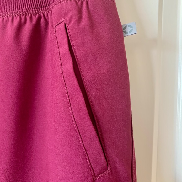 Infinity By Cherokee Elastic Waist Cargo Scrub Pants - Picture 5 of 10